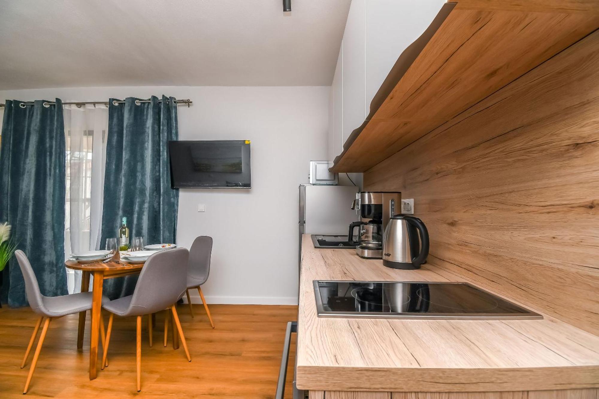 Apartments Neli Trogir Exterior photo