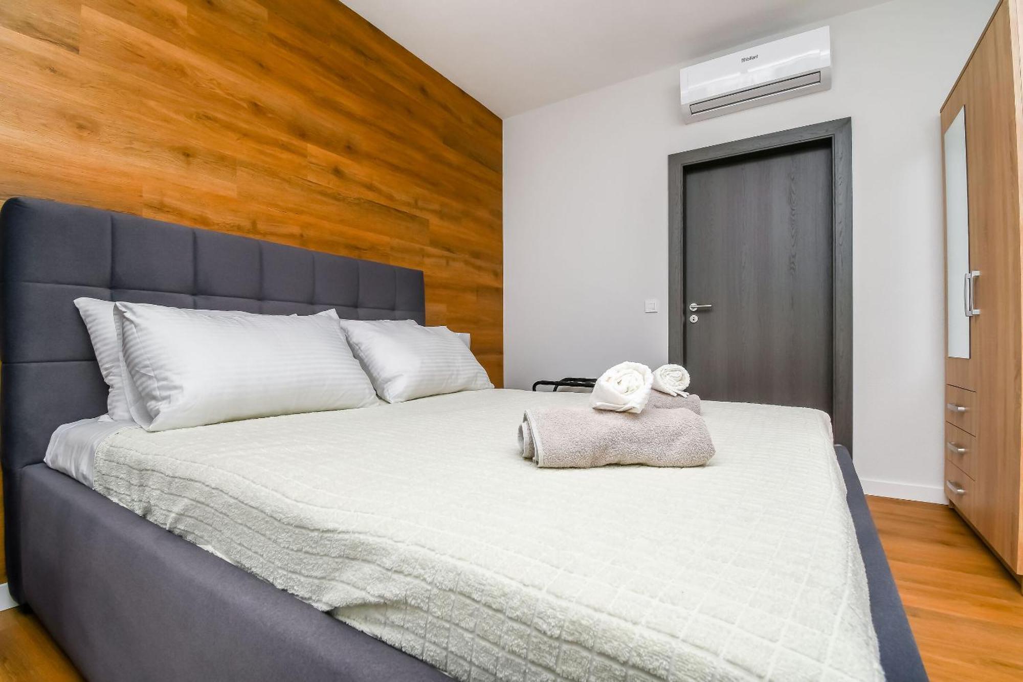 Apartments Neli Trogir Exterior photo