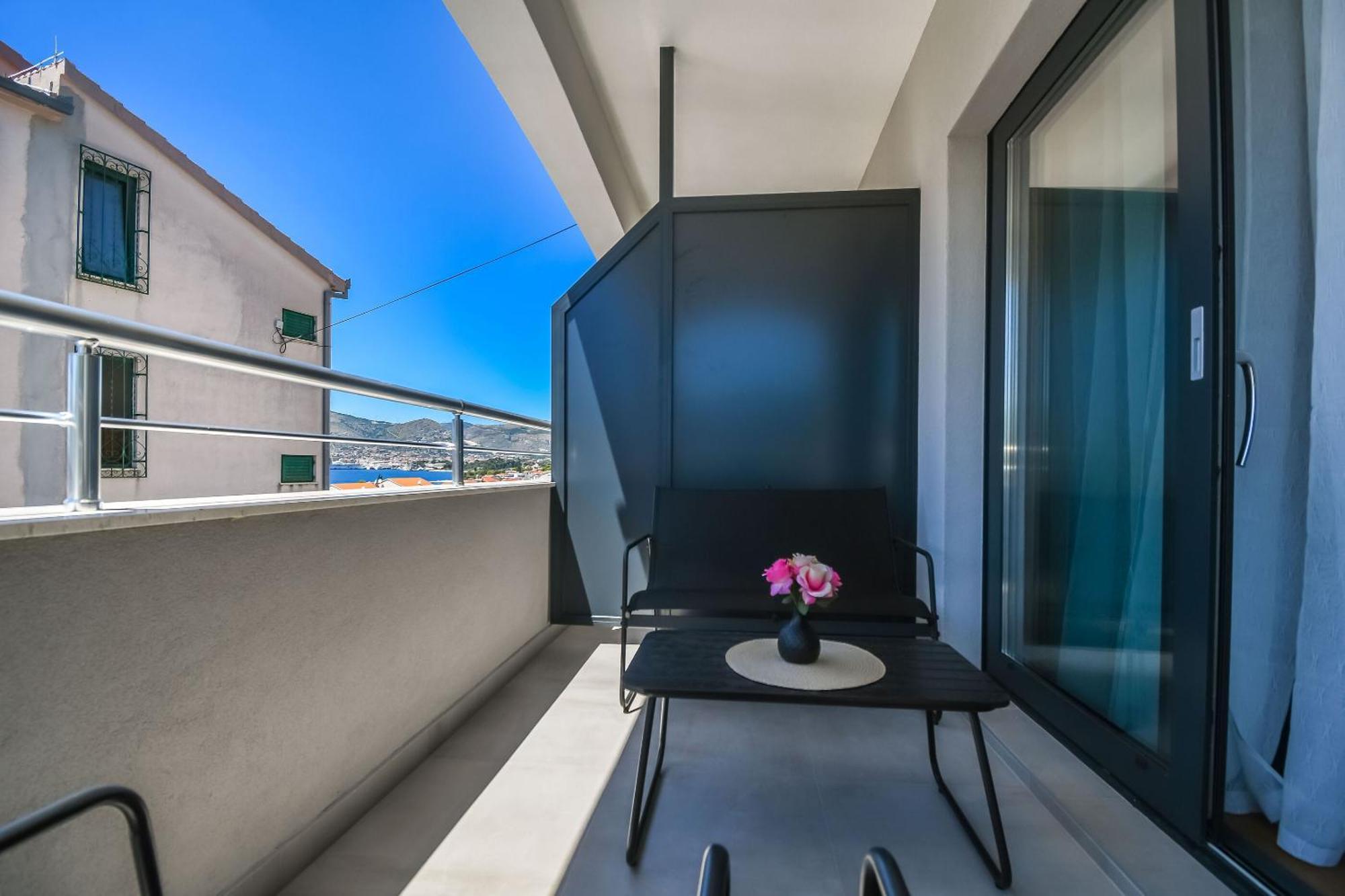 Apartments Neli Trogir Exterior photo