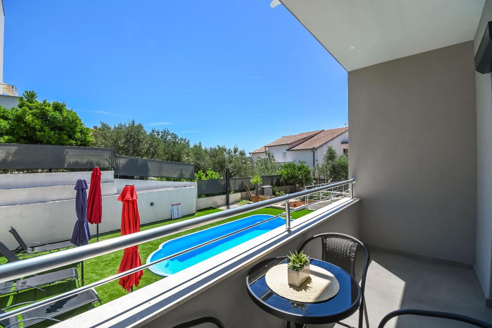 Apartments Neli Trogir Exterior photo